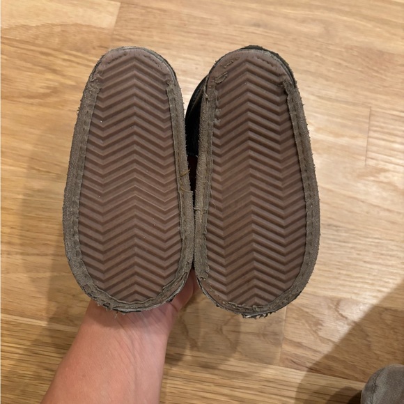 Little Love Bug | The Closed Toe Sandal in black with weatherproof sole | sz 6 - Picture 3 of 5